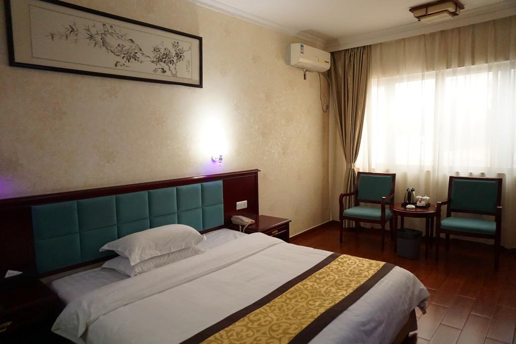 Guangdong Oversea Chinese Hotel Kanton Exterior foto