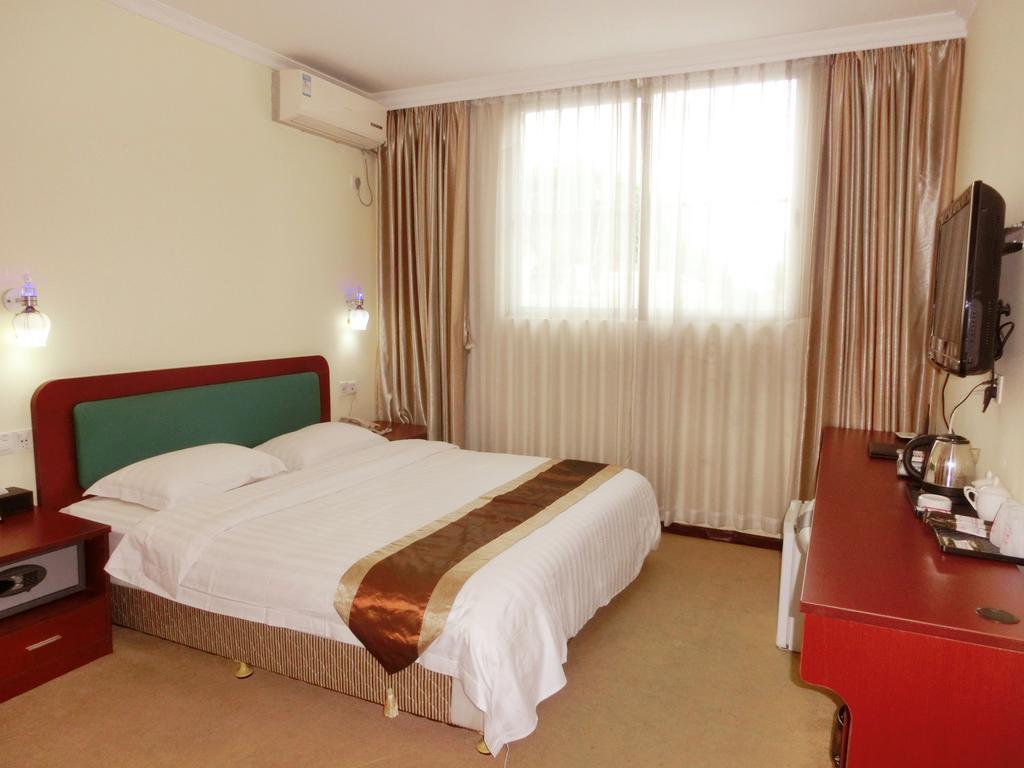 Guangdong Oversea Chinese Hotel Kanton Exterior foto