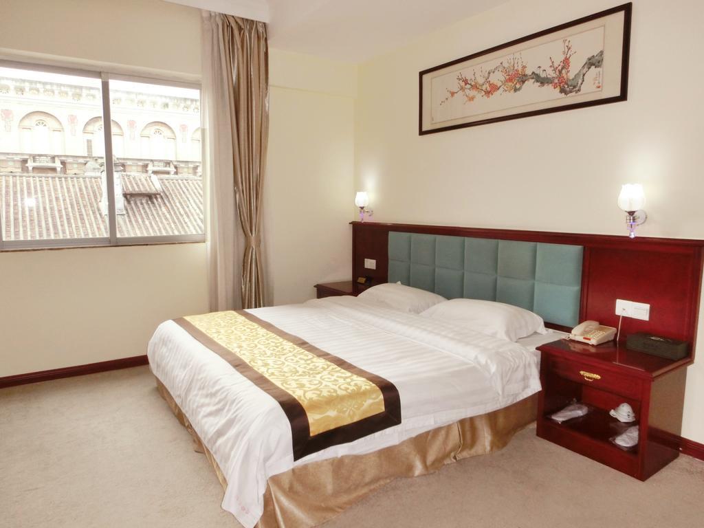 Guangdong Oversea Chinese Hotel Kanton Exterior foto